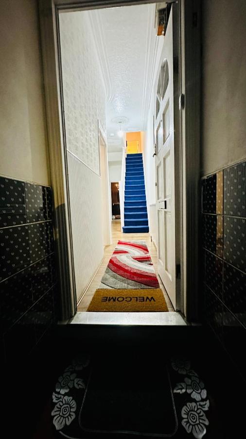 City Lodge Excel Лондон Экстерьер фото