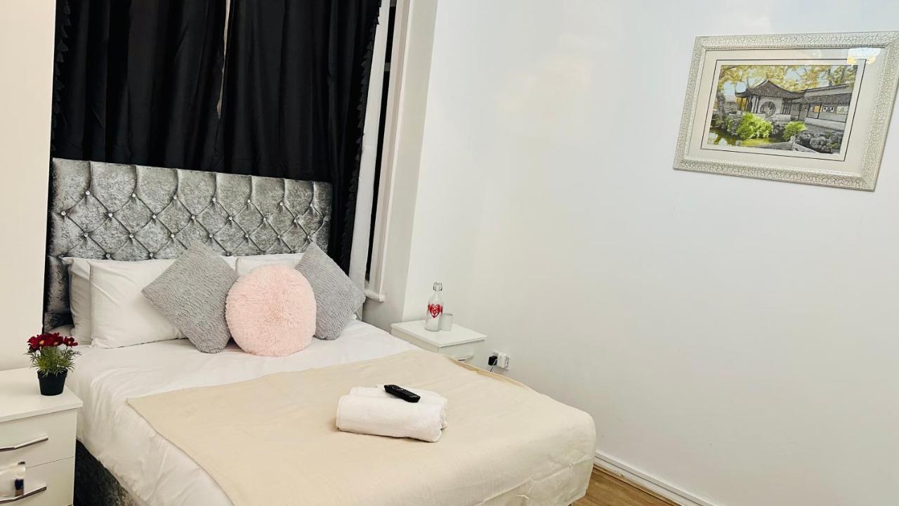 City Lodge Excel Лондон Экстерьер фото