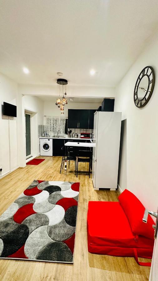 City Lodge Excel Лондон Экстерьер фото